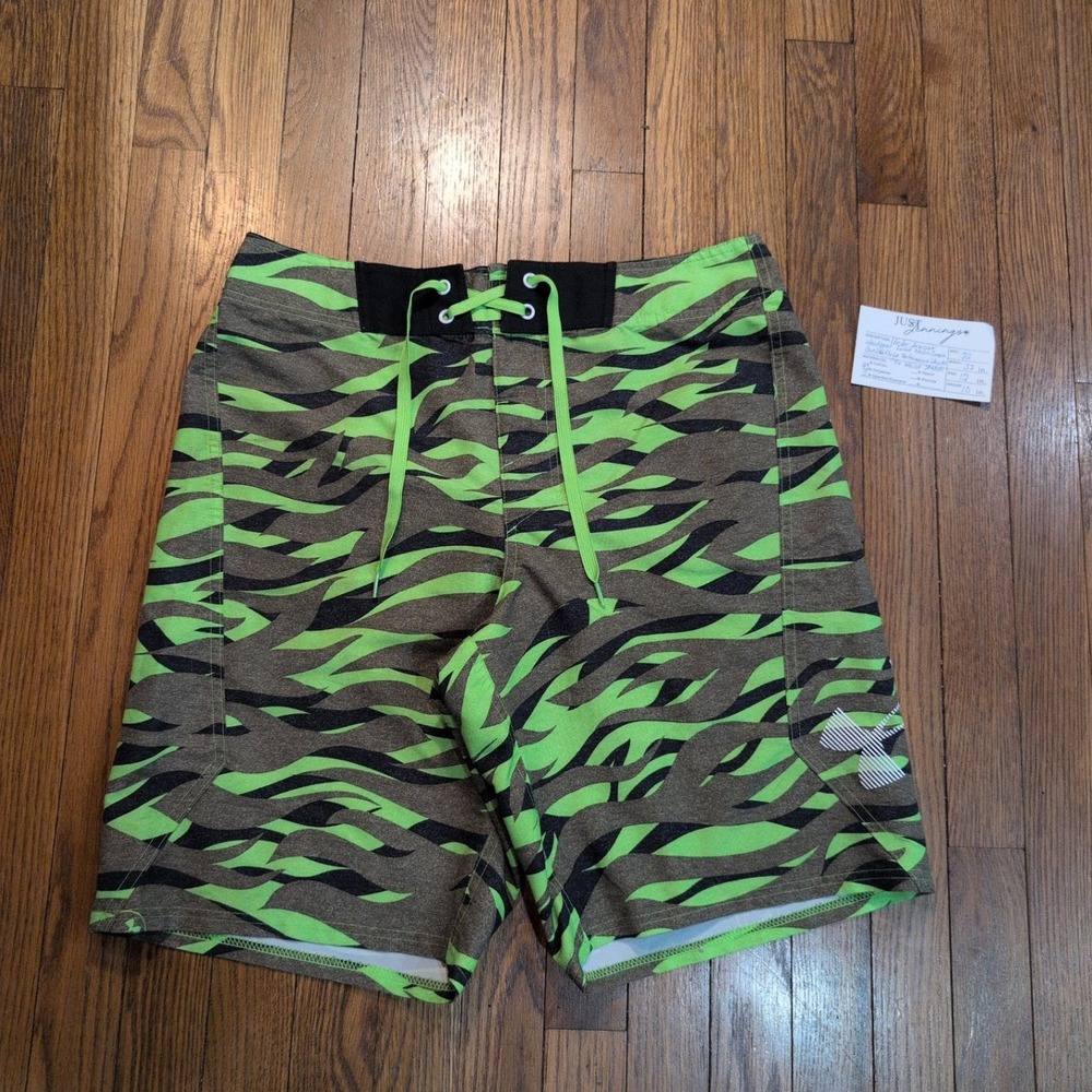 Under Armour Heatgear Mens 32 Neon Green Camo Performance‎ Shorts Boardshorts